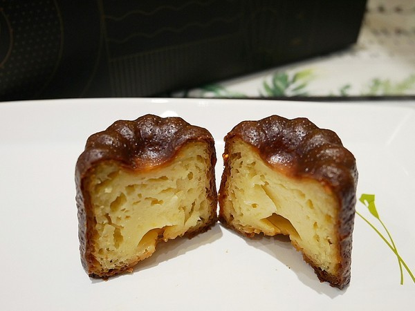 Delle bakery 德麗烘焙坊：Delle bakery 德麗烘焙坊-金典綠園道第六市場  每日現烤可麗露  高貴不貴的平價好味道  送禮自用兩相宜