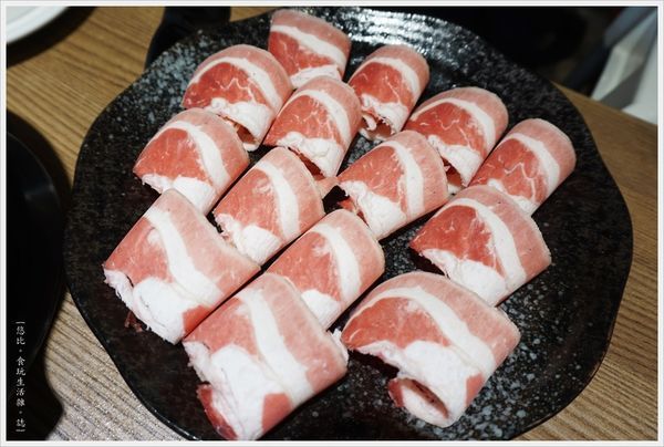 湯馥石頭火鍋-38-雪花牛肉鍋