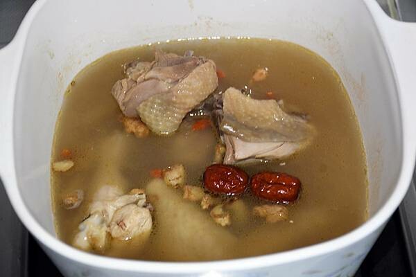 網路超高評價的彌月油飯選擇【冊子生活購】現在也有冷凍包裝啦！想吃好吃油飯隨時有，麻油雞讓上班族輕鬆上