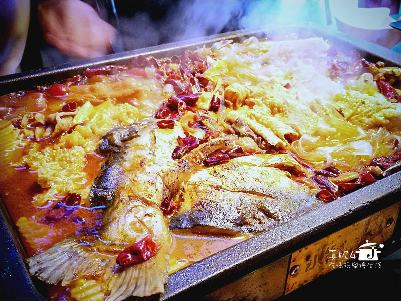 新店中正路美食 水貨烤魚火鍋