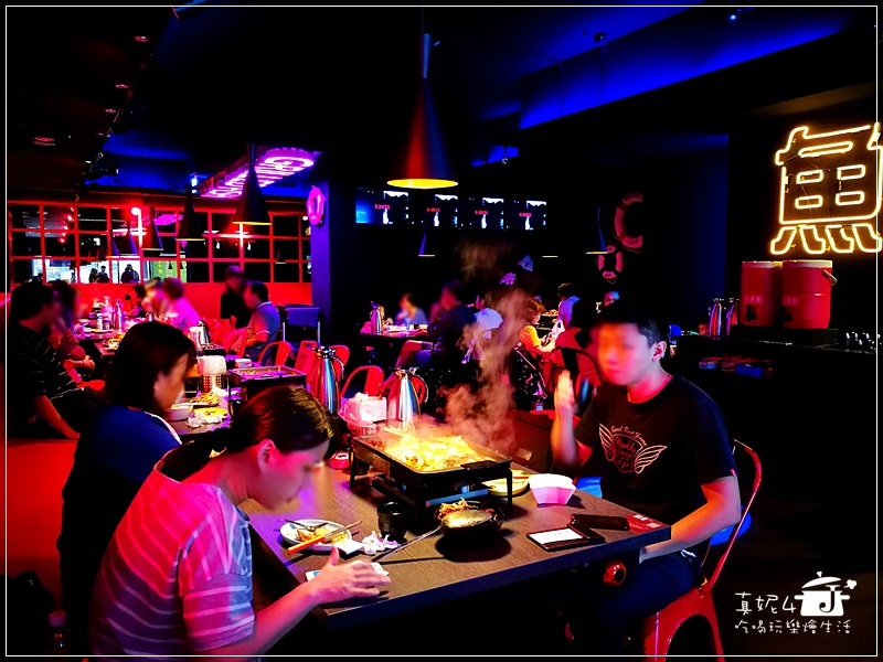 新店中正路美食 水貨烤魚火鍋