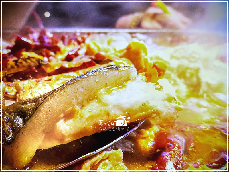 新店中正路美食 水貨烤魚火鍋