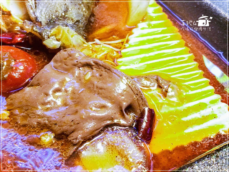 新店中正路美食 水貨烤魚火鍋