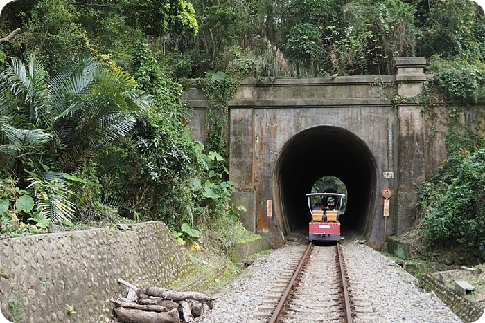 ▋苗栗景點 ▋舊山線鐵道自行車。秒殺搶票的Rail Bike C路線!在鐵道上騎自行車,全台最好玩的鐵道路線! @捲捲頭 Wonderful 品味。生活