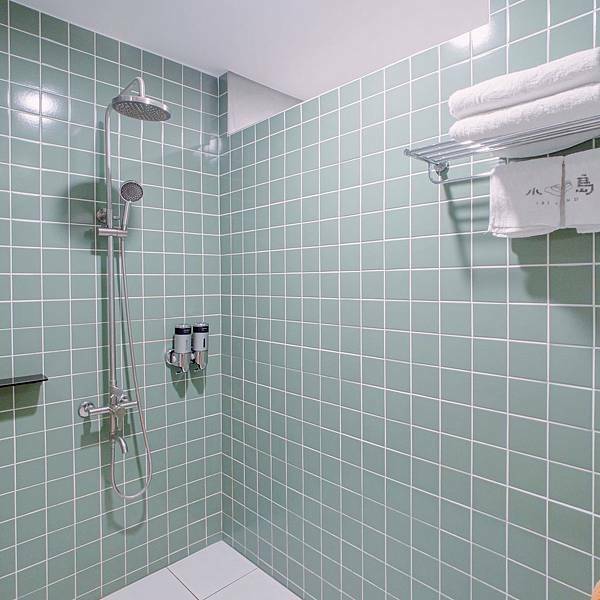 高雄 新興區 住宿 小島公寓-小島茶酒 10.JPG