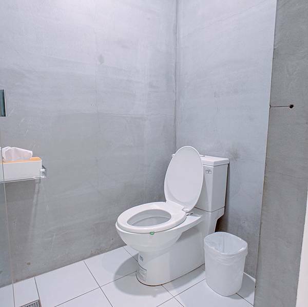 高雄 新興區 住宿 小島公寓-小島茶酒 8.JPG