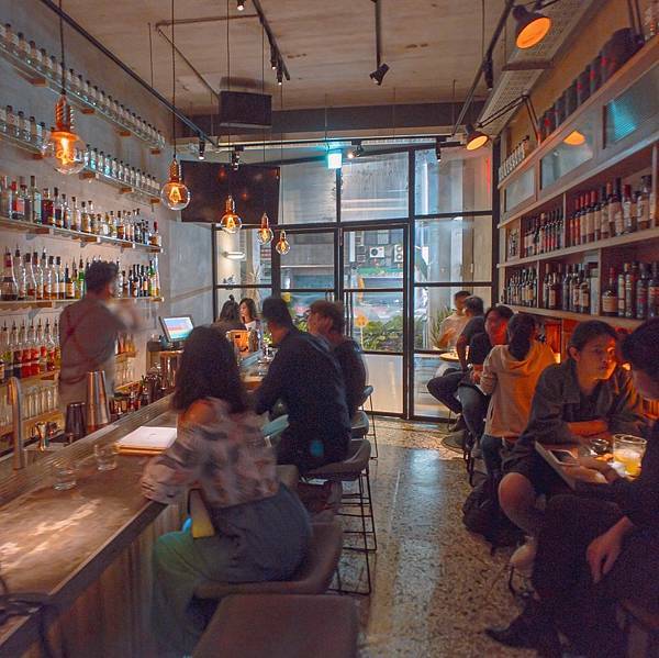 高雄 新興區 住宿 小島公寓-小島茶酒 23.JPG