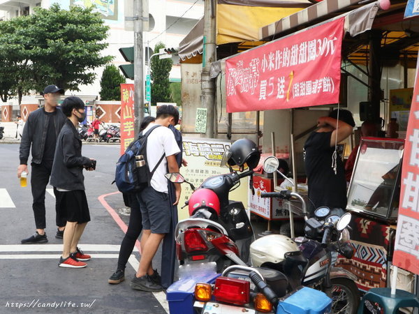 海嘯吧!小米甜甜圈:台中美食│海嘯吧!小米甜甜圈〃一中街也吃的到超夯的小米甜甜圈囉!