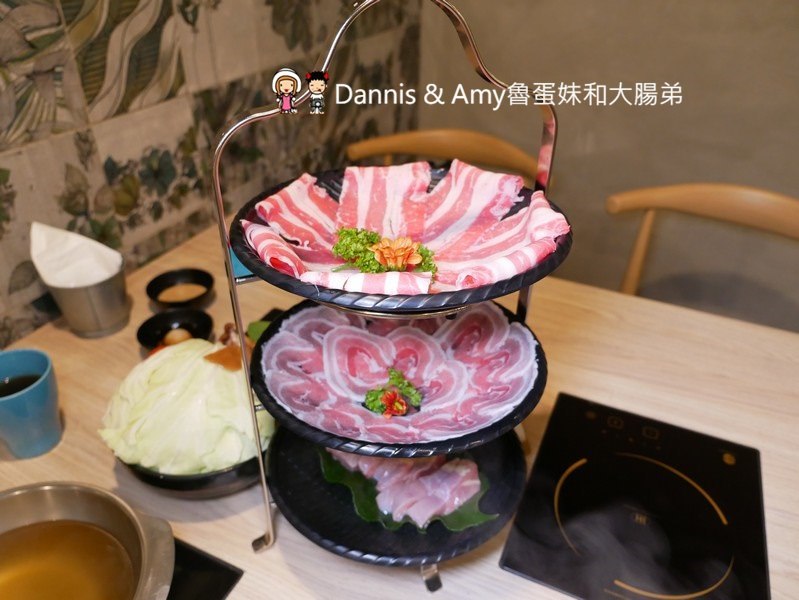 《新竹文青風火鍋》巨城附近湯作鍋物。自家熬煮湯頭,嚴選肉品,特色沾醬。食材用心用餐環境舒適︱三民路餐廳推薦（影片）