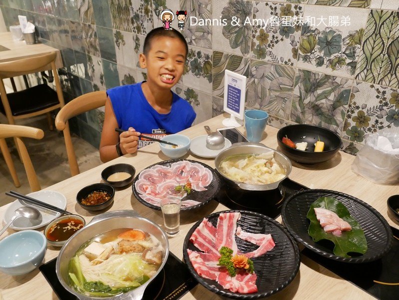 《新竹文青風火鍋》巨城附近湯作鍋物。自家熬煮湯頭,嚴選肉品,特色沾醬。食材用心用餐環境舒適︱三民路餐廳推薦（影片）