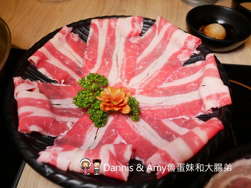 《新竹文青風火鍋》巨城附近湯作鍋物。自家熬煮湯頭,嚴選肉品,特色沾醬。食材用心用餐環境舒適︱三民路餐廳推薦（影片）