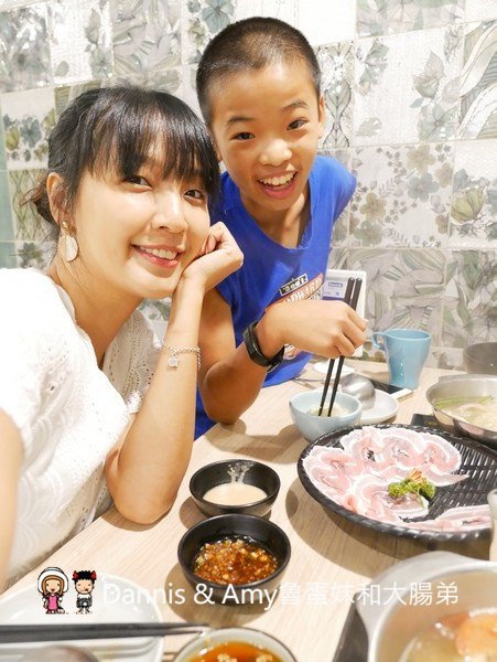 《新竹文青風火鍋》巨城附近湯作鍋物。自家熬煮湯頭,嚴選肉品,特色沾醬。食材用心用餐環境舒適︱三民路餐廳推薦（影片）