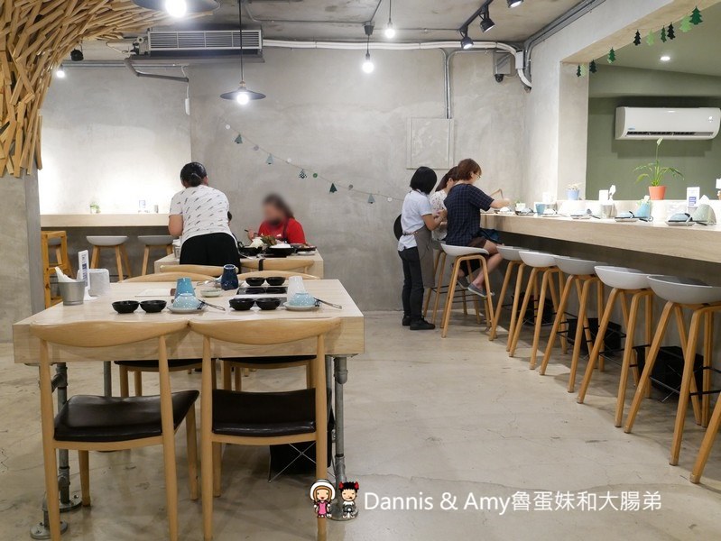 《新竹文青風火鍋》巨城附近湯作鍋物。自家熬煮湯頭,嚴選肉品,特色沾醬。食材用心用餐環境舒適︱三民路餐廳推薦（影片）