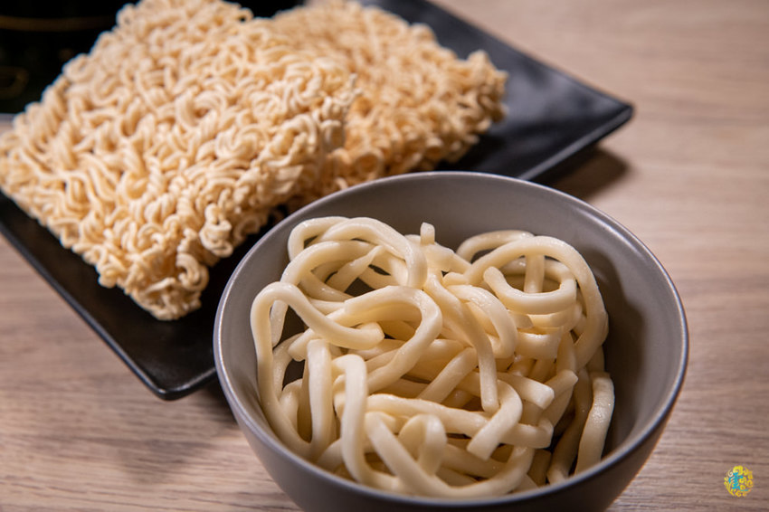 新竹巨城火鍋》湯作鍋物 - 天然無添加當天現熬湯底 不能錯過的嚴選肉品與特色沾醬 - 時空幻境 凌雲江海清