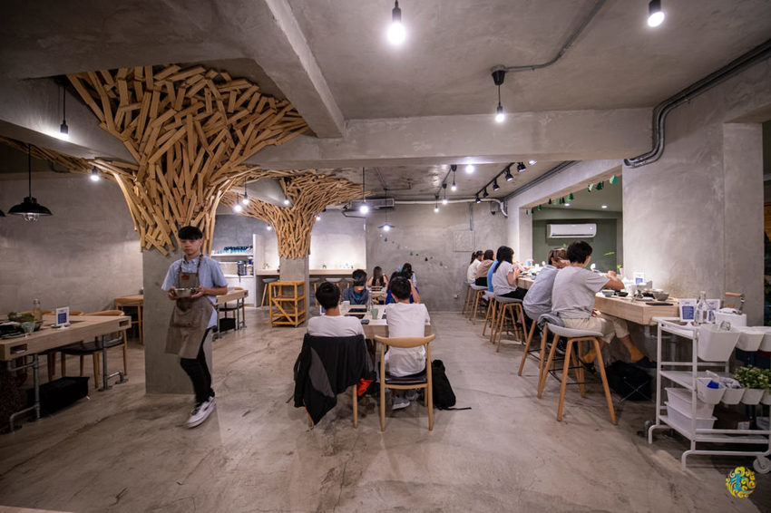 新竹巨城火鍋》湯作鍋物 - 天然無添加當天現熬湯底 不能錯過的嚴選肉品與特色沾醬 - 時空幻境 凌雲江海清