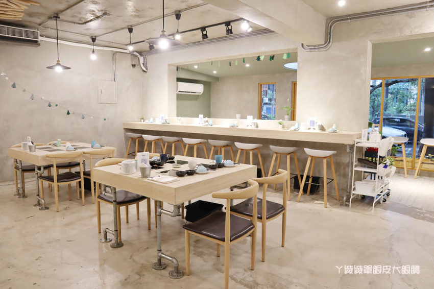 新竹火鍋推薦湯作鍋物!巨城附近火鍋,必吃招牌剝皮辣椒雞湯、高檔肉品及特色佐醬