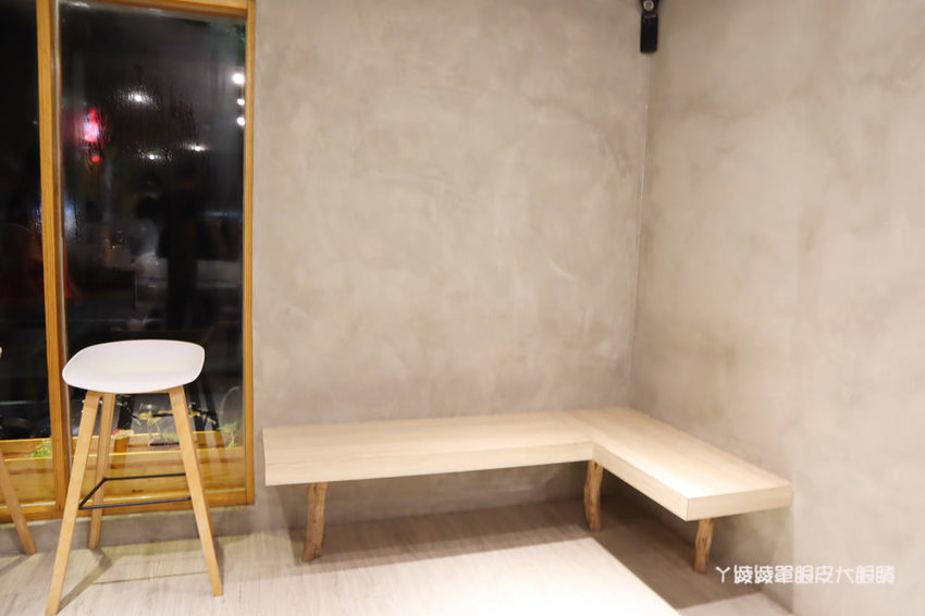 新竹火鍋推薦湯作鍋物！巨城附近火鍋，必吃招牌剝皮辣椒雞湯、高檔肉品及特色佐醬