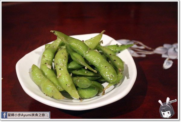 南丁目 いざかや串烤居酒屋：[食記]►屏東◄南丁目 いざかや串烤居酒屋／胡麻冷烏龍／明麻杏鮑菇／午魚一夜干／鹽烤松阪豬／北海道干貝／起司洋蔥串