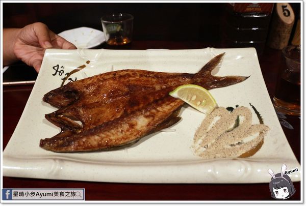 南丁目 いざかや串烤居酒屋：[食記]►屏東◄南丁目 いざかや串烤居酒屋／胡麻冷烏龍／明麻杏鮑菇／午魚一夜干／鹽烤松阪豬／北海道干貝／起司洋蔥串