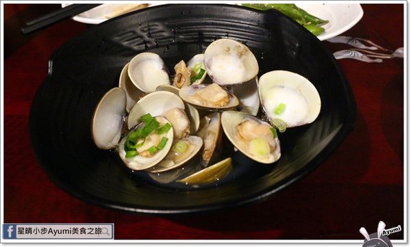 南丁目 いざかや串烤居酒屋：[食記]►屏東◄南丁目 いざかや串烤居酒屋／胡麻冷烏龍／明麻杏鮑菇／午魚一夜干／鹽烤松阪豬／北海道干貝／起司洋蔥串