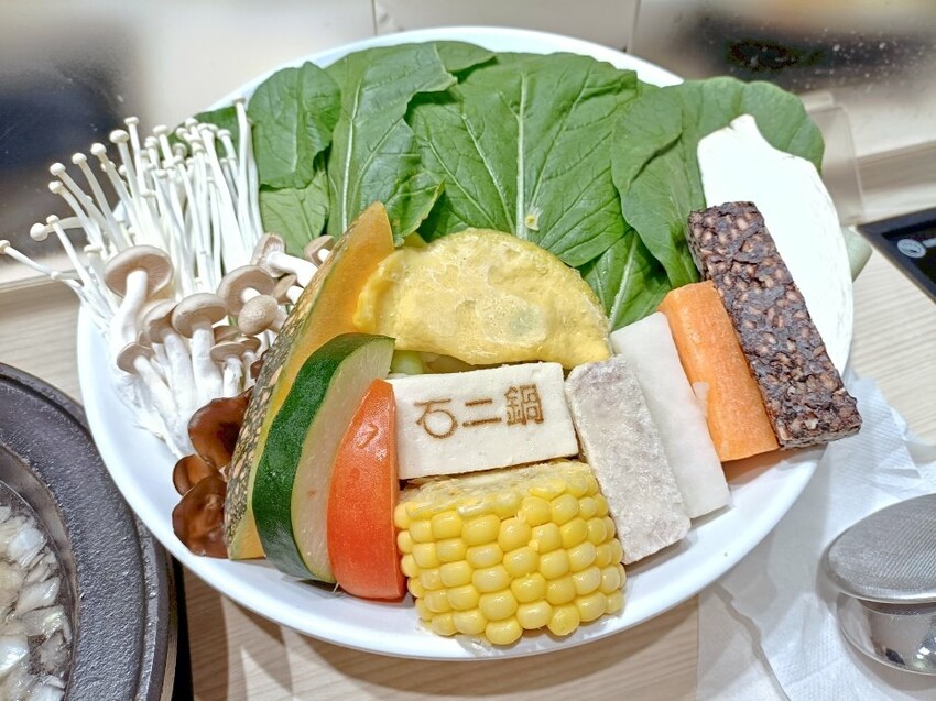 新北市樹林區樹林美食|石二鍋-樹林家樂福店,全新裝潢帶來全新感受!