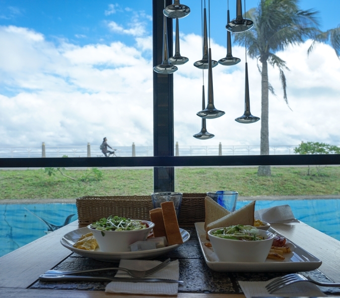 跳躍的宅男 - 花蓮靠海咖啡廳-秘密海咖啡 東大門夜市走路15分鐘 太平洋海濱公園旁