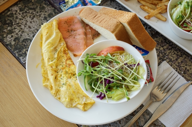 跳躍的宅男 - 花蓮靠海咖啡廳-秘密海咖啡 東大門夜市走路15分鐘 太平洋海濱公園旁