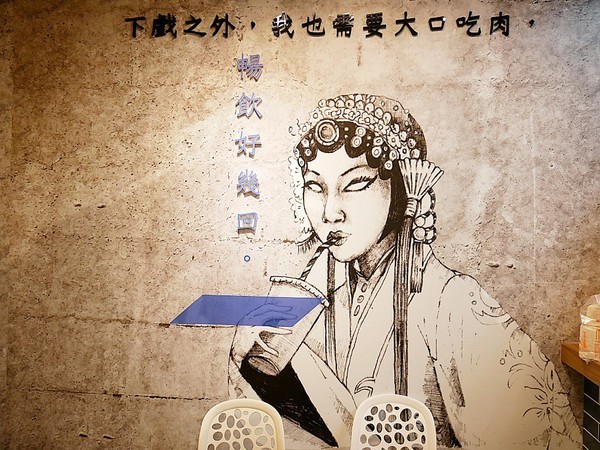 壹柒炸:壹柒炸-台中西屯區炸物店 近漢口國中 餐點選擇多且有脫油機 炸物清爽不油膩 再來杯啤酒就是最完美宵夜