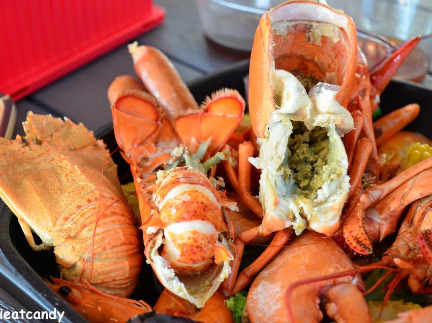 點波士頓龍蝦套餐加購99元，再贈送一隻波士頓龍蝦！