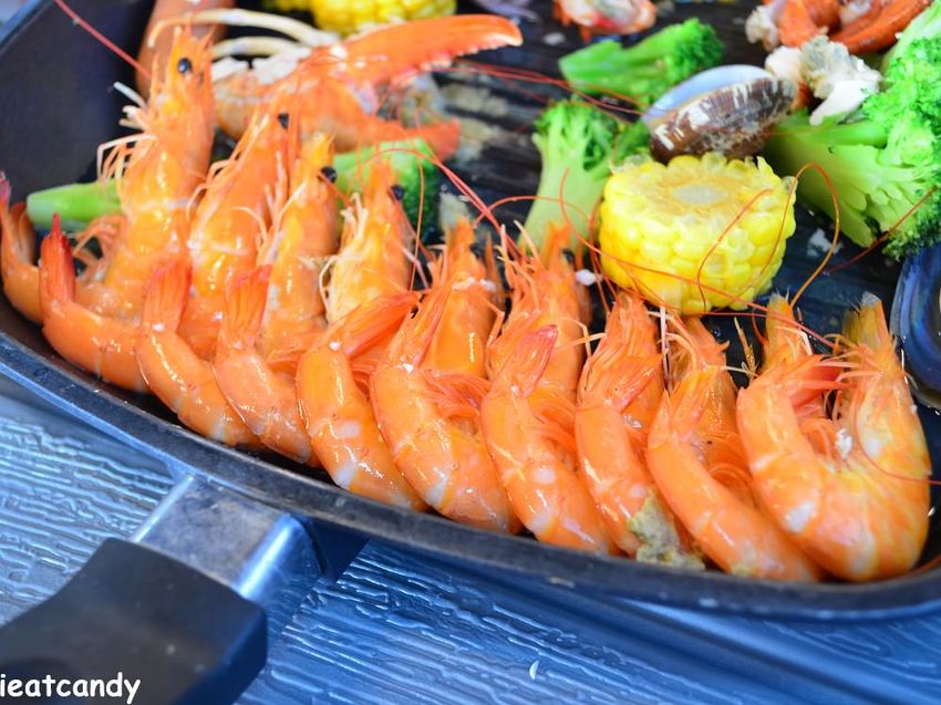 點波士頓龍蝦套餐加購99元，再贈送一隻波士頓龍蝦！