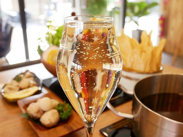 木吉涮涮鍋:MUKI Shabu Shabu 木吉涮涮鍋-嘉義西區精緻鍋物 原料標榜健康 在食安籠罩之下有更適合的選擇 - 愛評體驗券