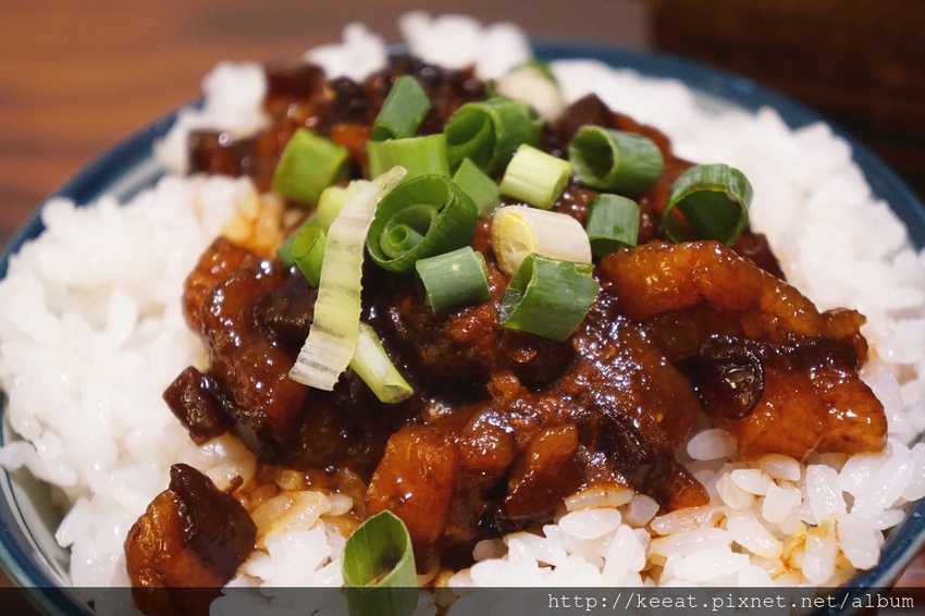 麻辣滷肉伴飯
