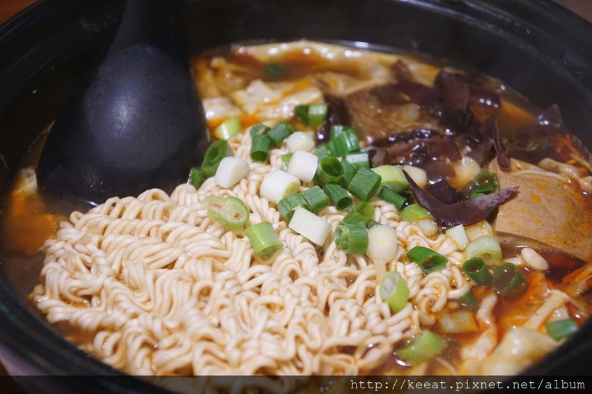 麻辣三記魚餃鴨血+科學麵