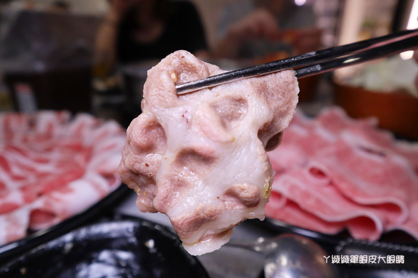 新竹火鍋無極限！竹北上官木桶鍋推出日本A5和牛吃到飽無限量供應，加碼送痛風海鮮船