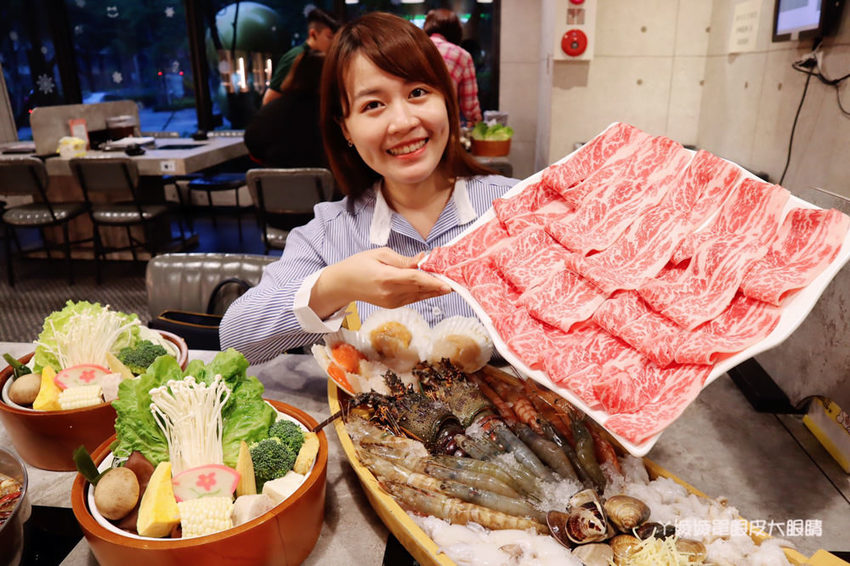 新竹火鍋無極限！竹北上官木桶鍋推出日本A5和牛吃到飽無限量供應，加碼送痛風海鮮船