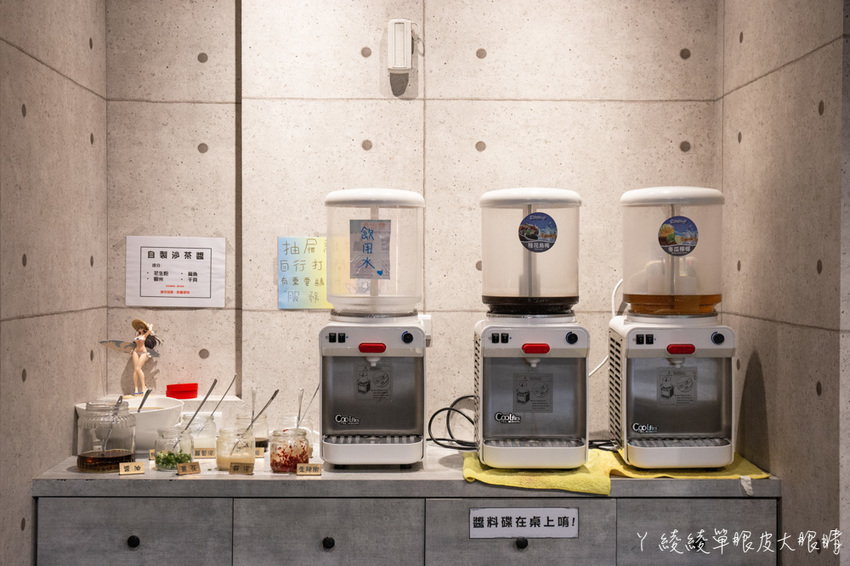 新竹竹北火鍋推薦上官木桶鍋！霸氣浮誇的甜蜜痛風海鮮船，堆得跟小火山一樣的肉盤！現撈波士頓龍蝦等你吃