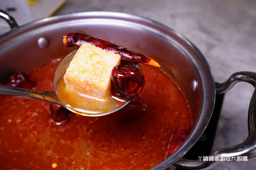 新竹火鍋無極限！竹北上官木桶鍋推出日本A5和牛吃到飽無限量供應，加碼送痛風海鮮船