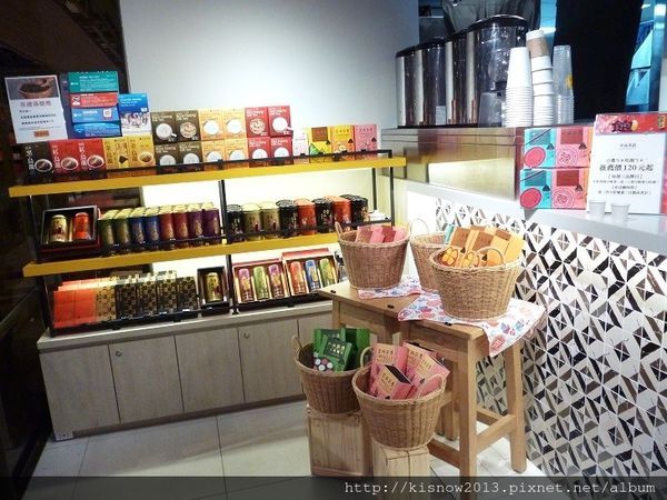 金品茶語新品7-店內.JPG