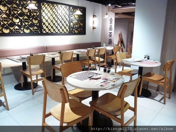 金品茶語新品6-店內.JPG