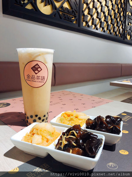 圓圓家愛吃貨-《台北南西誠品》老字號的金品茶語，變身時尚亮麗茶水鋪，文青少女必須朝聖!牛肉麵簡直一絕超好吃