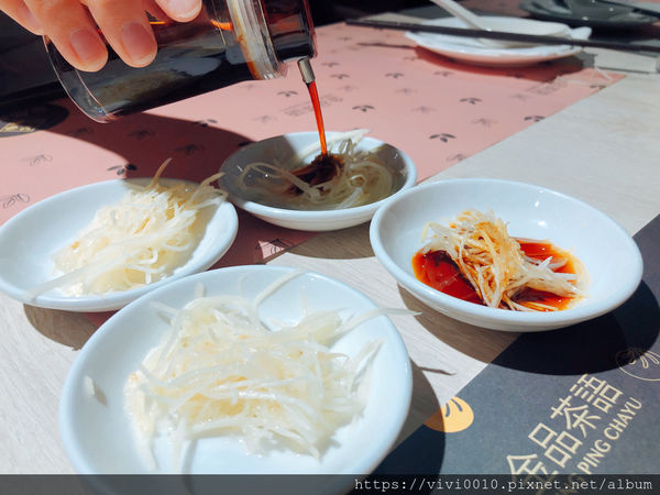 圓圓家愛吃貨-《台北南西誠品》老字號的金品茶語，變身時尚亮麗茶水鋪，文青少女必須朝聖!牛肉麵簡直一絕超好吃