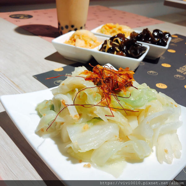 圓圓家愛吃貨-《台北南西誠品》老字號的金品茶語，變身時尚亮麗茶水鋪，文青少女必須朝聖!牛肉麵簡直一絕超好吃