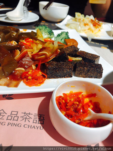 圓圓家愛吃貨-《台北南西誠品》老字號的金品茶語，變身時尚亮麗茶水鋪，文青少女必須朝聖!牛肉麵簡直一絕超好吃