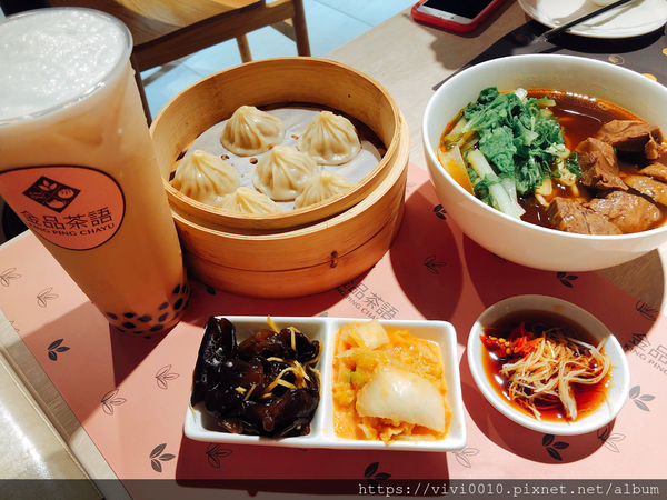 圓圓家愛吃貨-《台北南西誠品》老字號的金品茶語，變身時尚亮麗茶水鋪，文青少女必須朝聖!牛肉麵簡直一絕超好吃