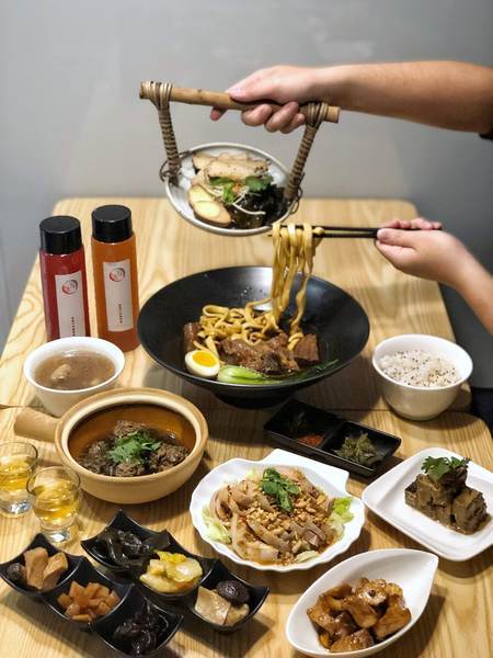 溫溫wenwen牛肉麵餐館：【台北中山區】溫溫wenwen牛肉麵餐館 中山站巷弄新開幕文青牛肉麵餐館 中式料理