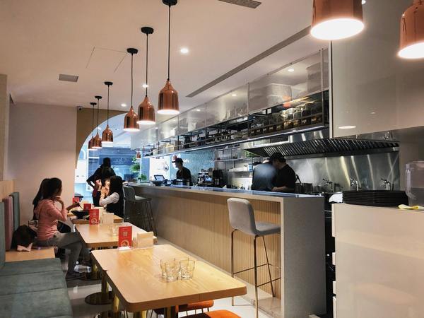 溫溫wenwen牛肉麵餐館：【台北中山區】溫溫wenwen牛肉麵餐館 中山站巷弄新開幕文青牛肉麵餐館 中式料理