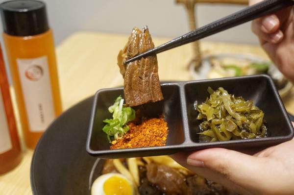 溫溫wenwen牛肉麵餐館：【台北中山區】溫溫wenwen牛肉麵餐館 中山站巷弄新開幕文青牛肉麵餐館 中式料理