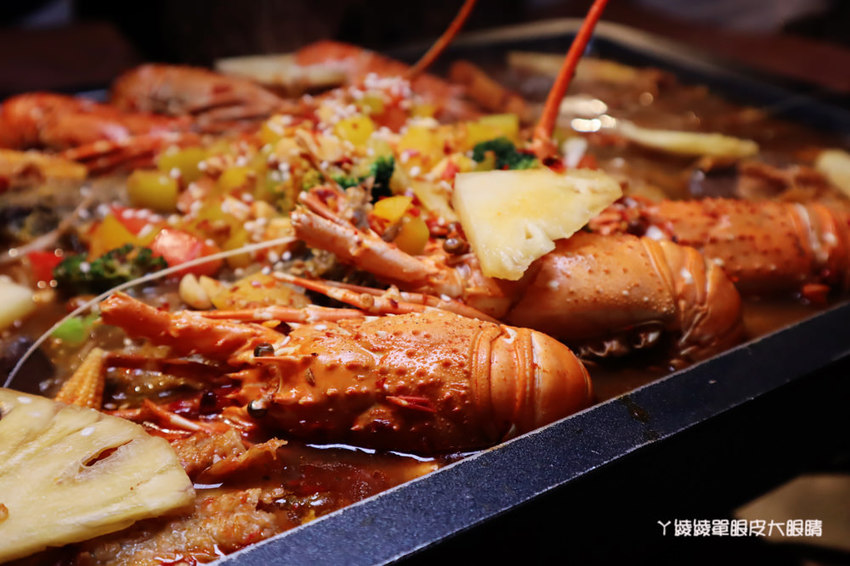 新竹宵夜｜海の貨海鮮料理，抖音超夯的重慶麻辣小龍蝦烤魚在新竹也吃得到