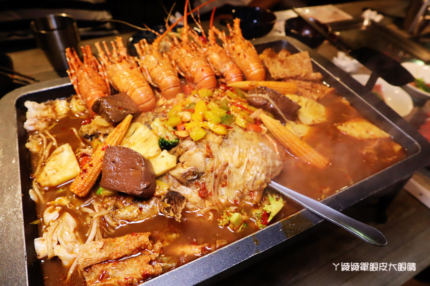 新竹宵夜|海の貨海鮮料理,抖音超夯的重慶麻辣小龍蝦烤魚在新竹也吃得到
