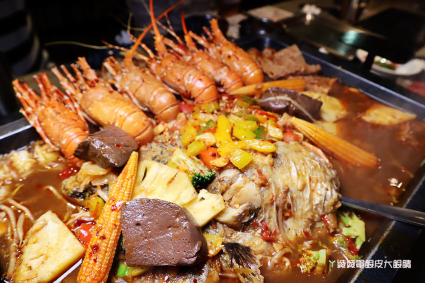 新竹宵夜｜海の貨海鮮料理，抖音超夯的重慶麻辣小龍蝦烤魚在新竹也吃得到